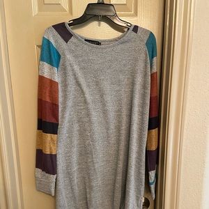 Grey tunic with colorful sleeves